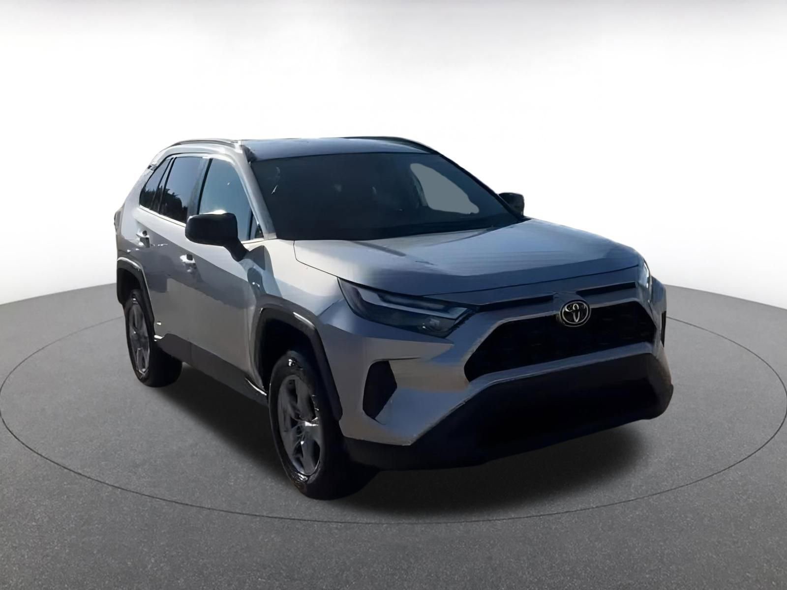 Used 2025 Toyota RAV4 LE image 3