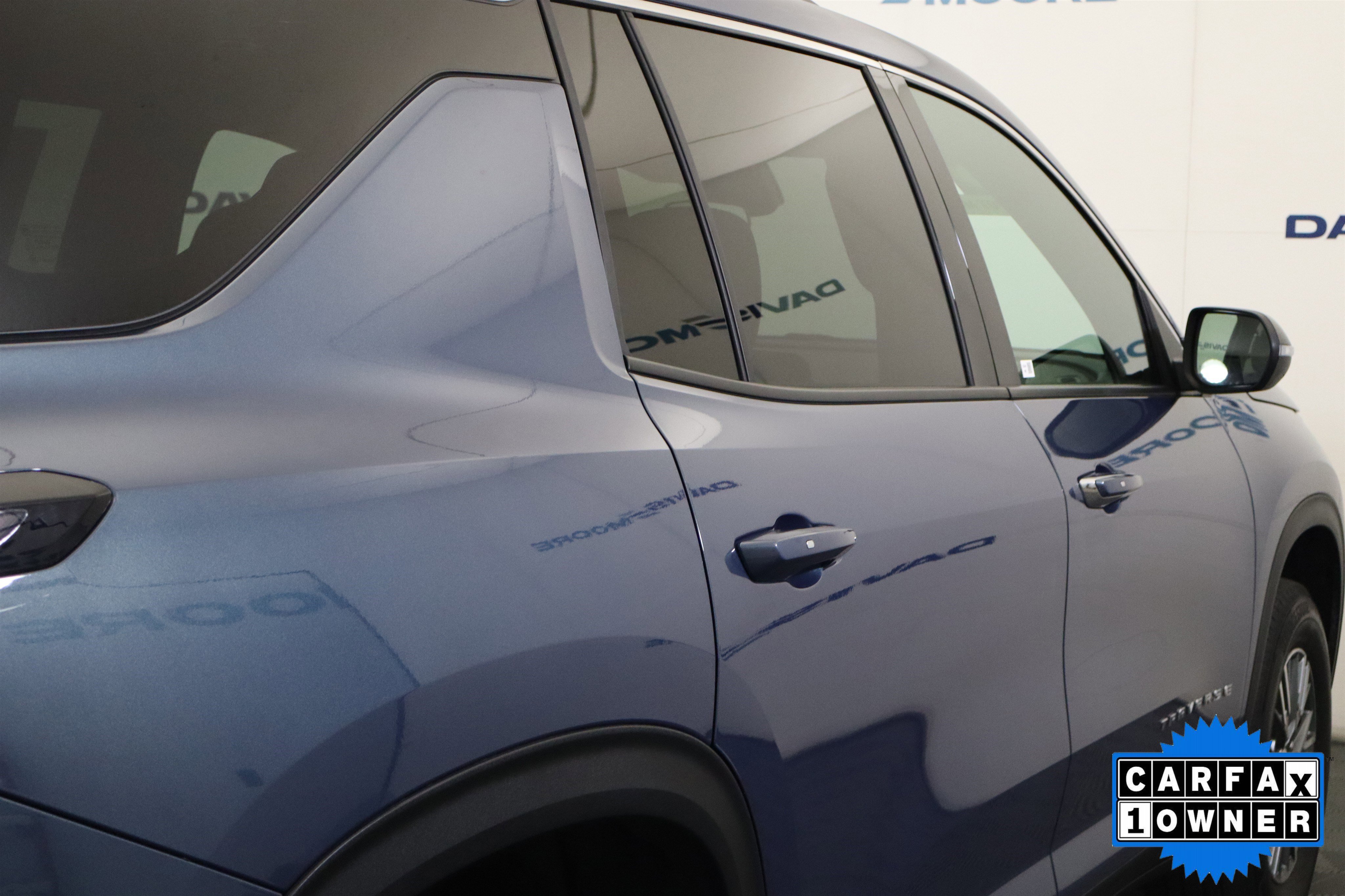 Used 2025 Chevrolet Traverse LT image 6