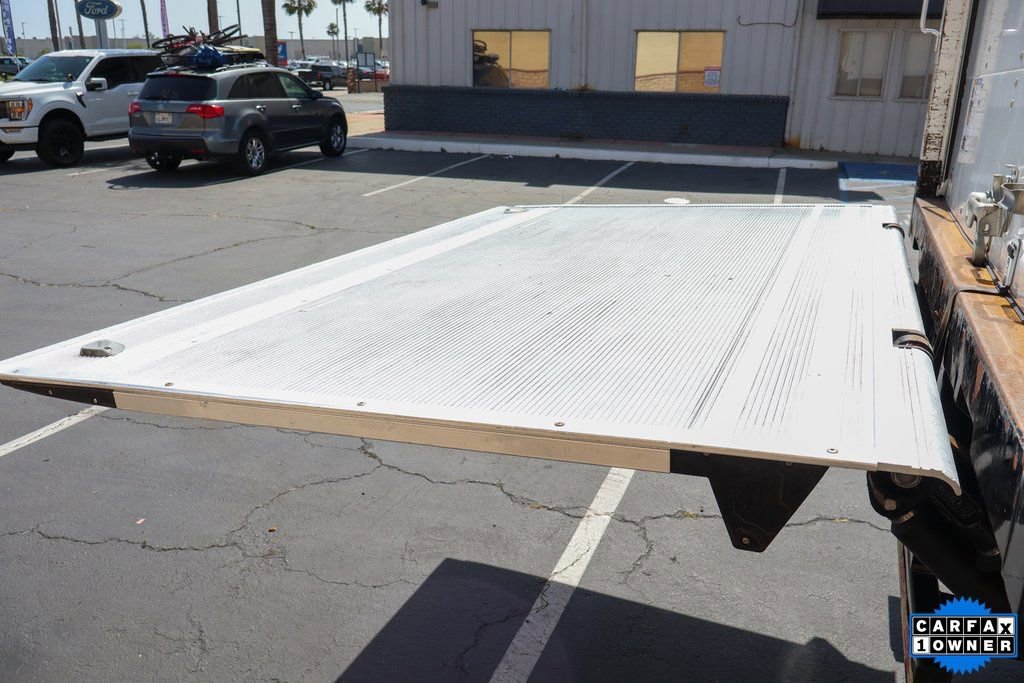 Used 2017 Ford F750 2WD Regular Cab Super Duty image 9