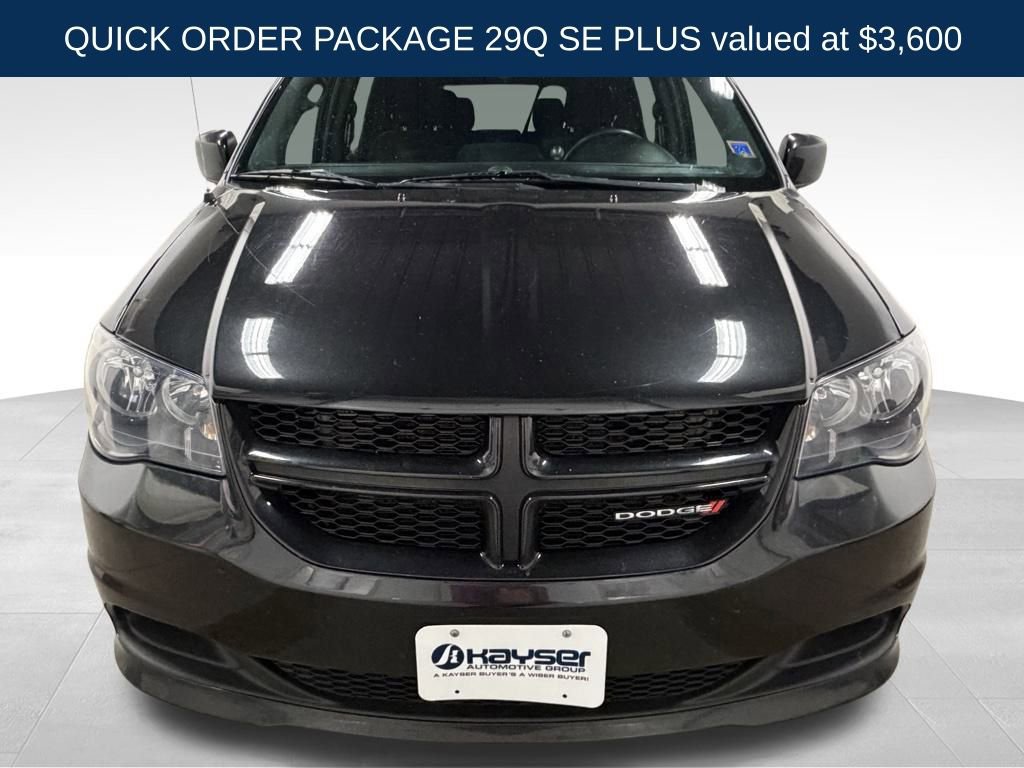 Used 2016 Dodge Grand Caravan SE image 3