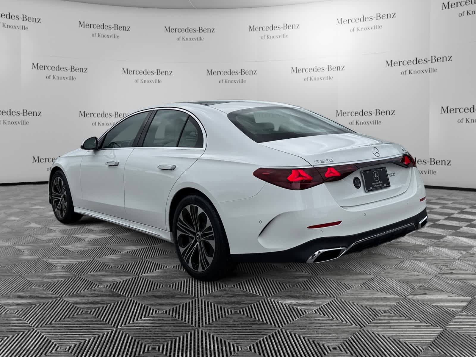 Used 2026 Mercedes-Benz E 350 4MATIC Sedan image 7