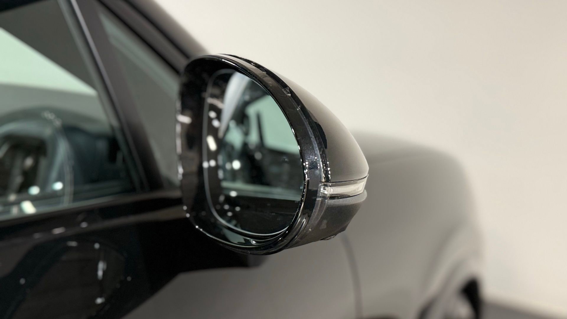 Used 2025 Porsche Cayenne Coupe image 13