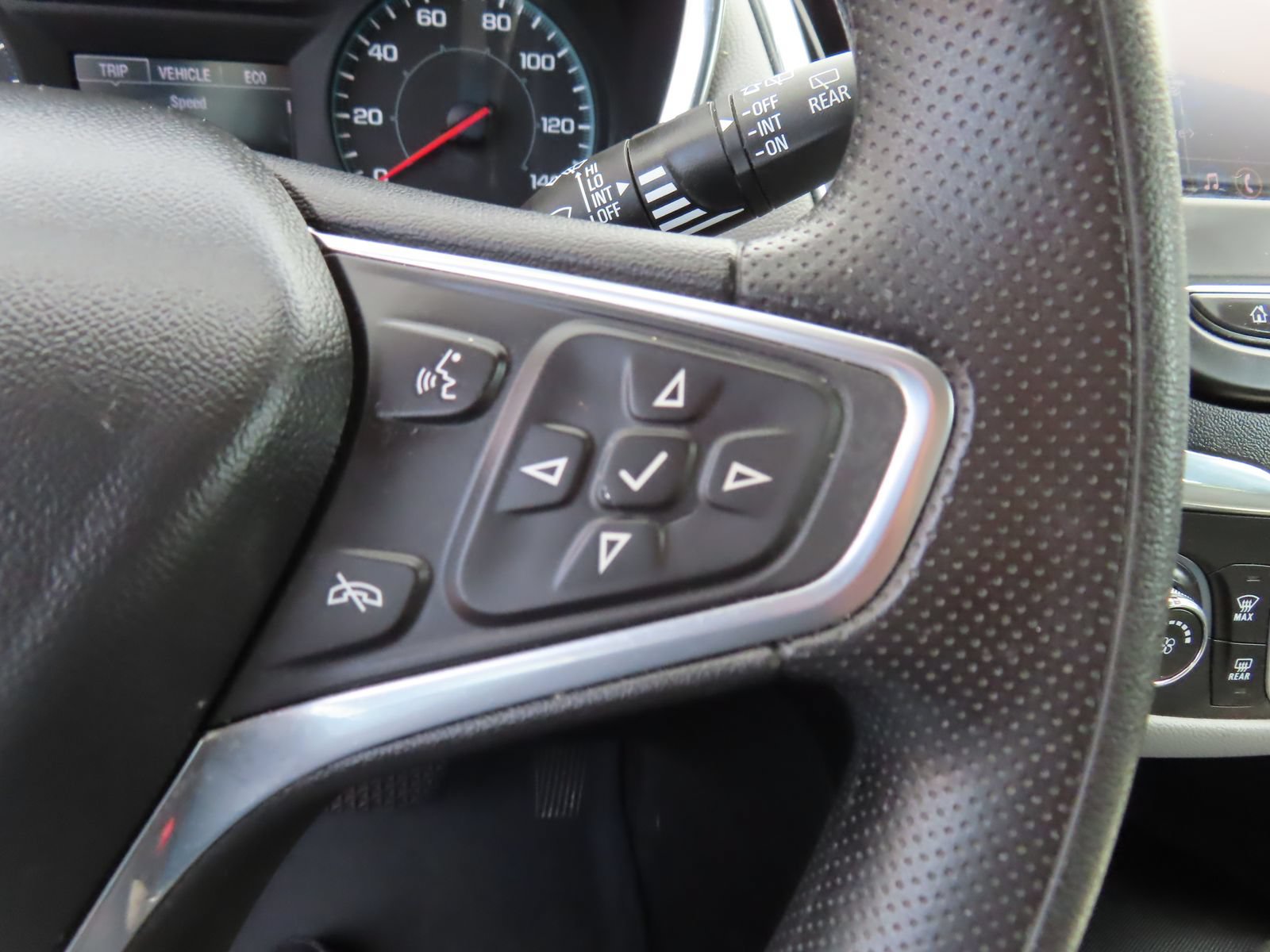 Used 2023 Chevrolet Equinox LS FWD image 19