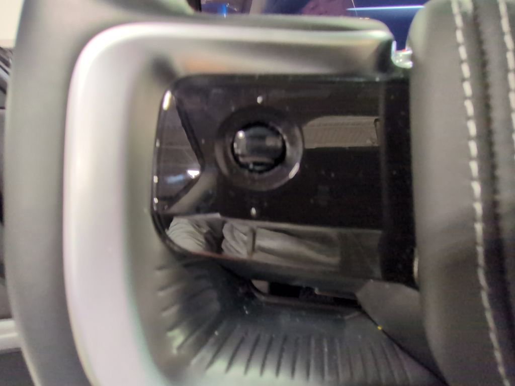 Used 2025 INFINITI QX80 Sensory image 14