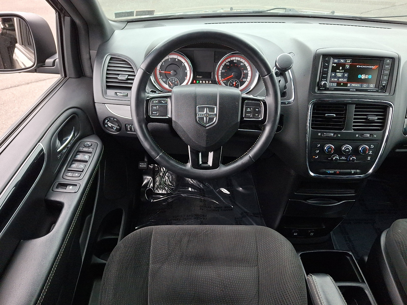 Used 2019 Dodge Grand Caravan SE image 12