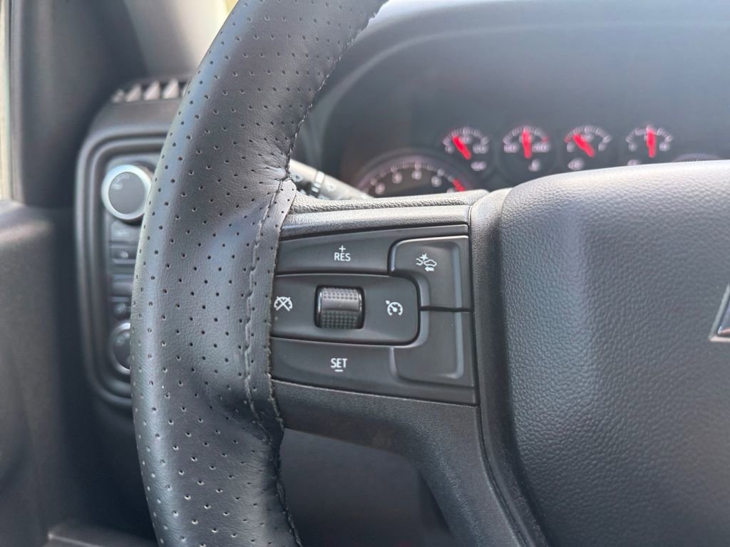 Used 2023 Chevrolet Silverado 1500 Custom image 22