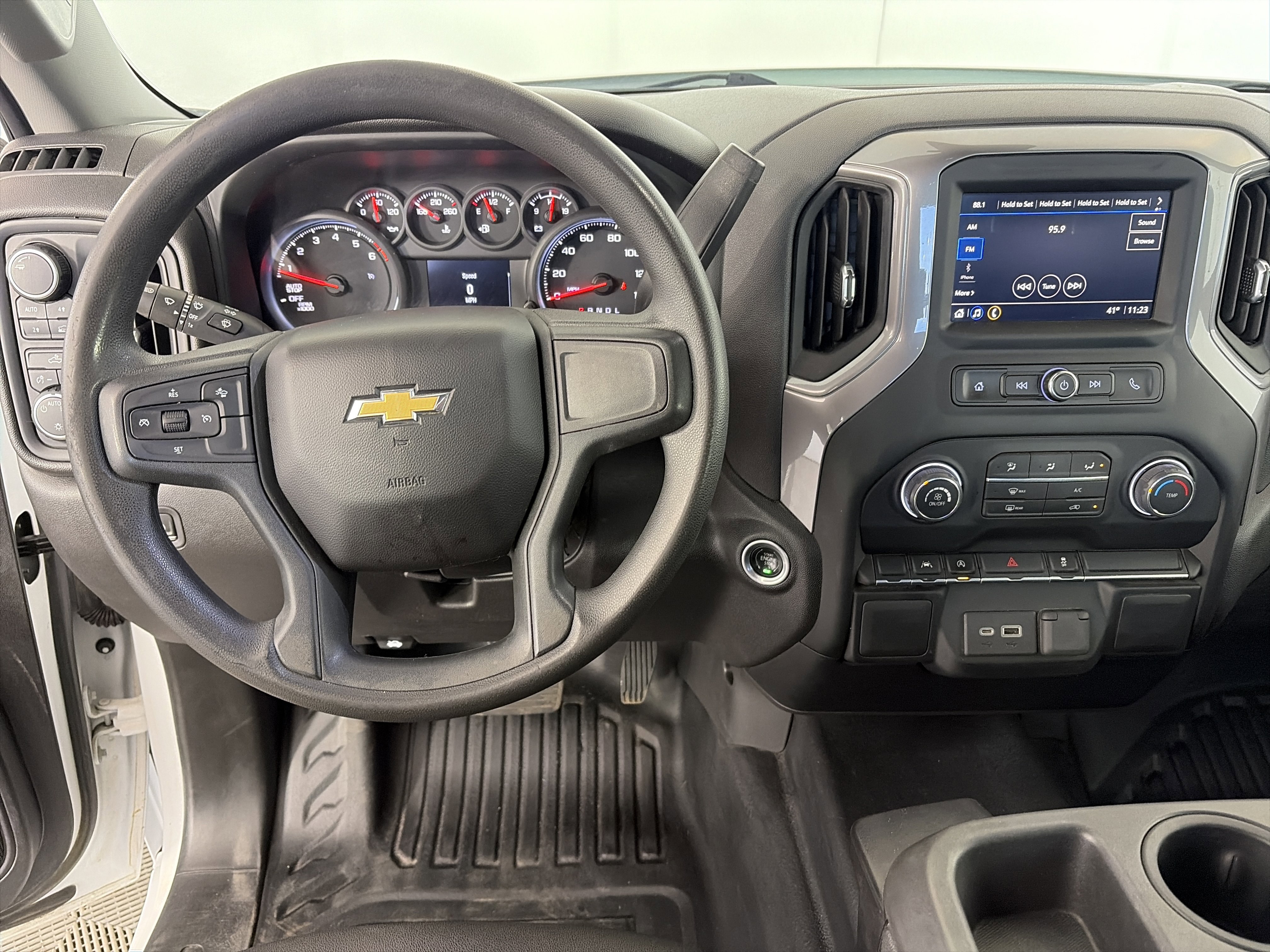 Used 2022 Chevrolet Silverado 1500 W/T w/ WT Convenience Package image 3