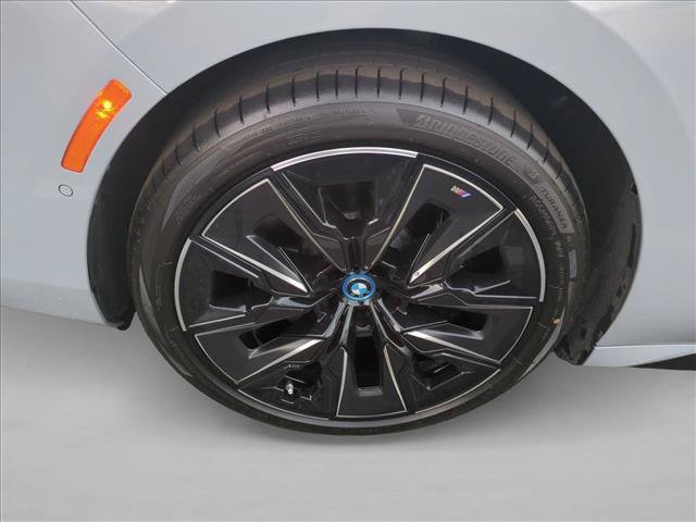 Used 2023 BMW i7 xDrive60 AWD/4WD image 26