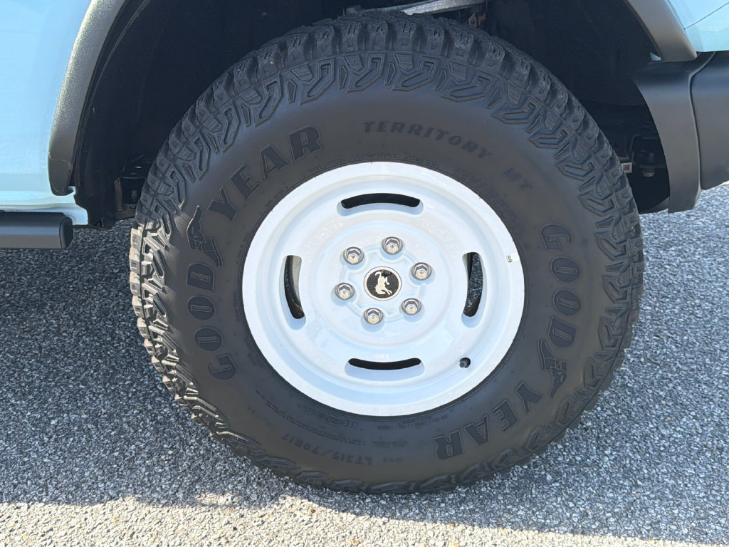 Used 2024 Ford Bronco Heritage Edition AWD/4WD image 12