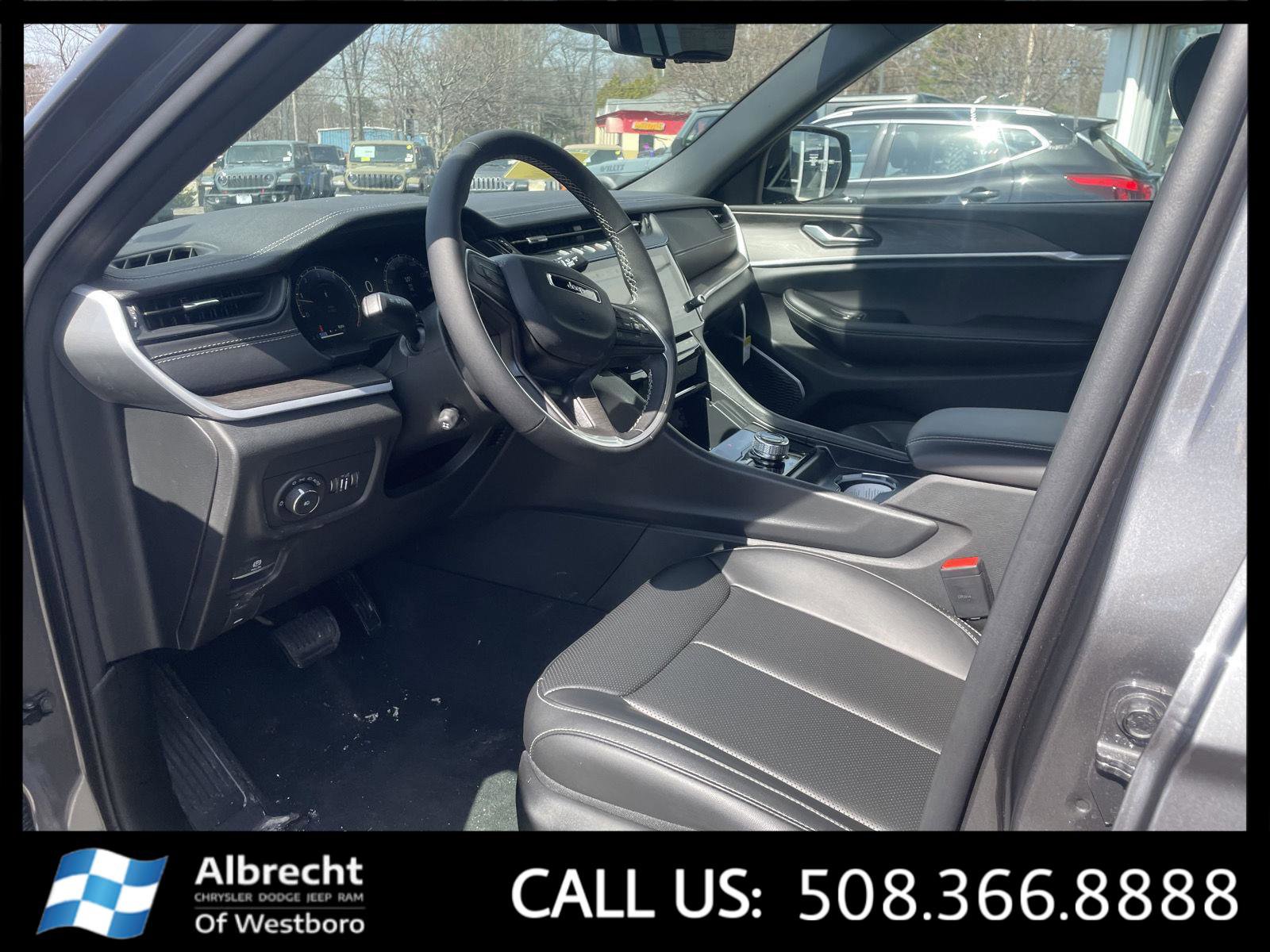 New 2026 Jeep Grand Cherokee L Limited w/ Luxury Tech Group II image 9