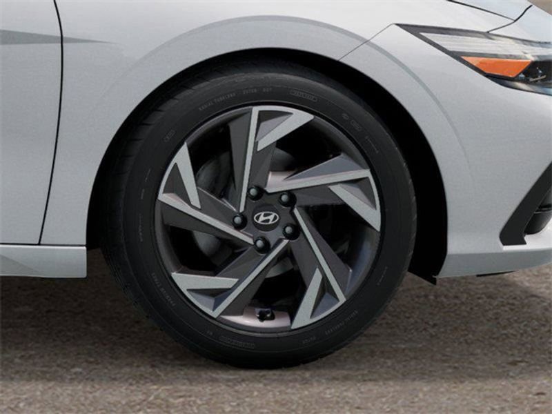 Certified 2025 Hyundai Elantra SEL FWD image 8