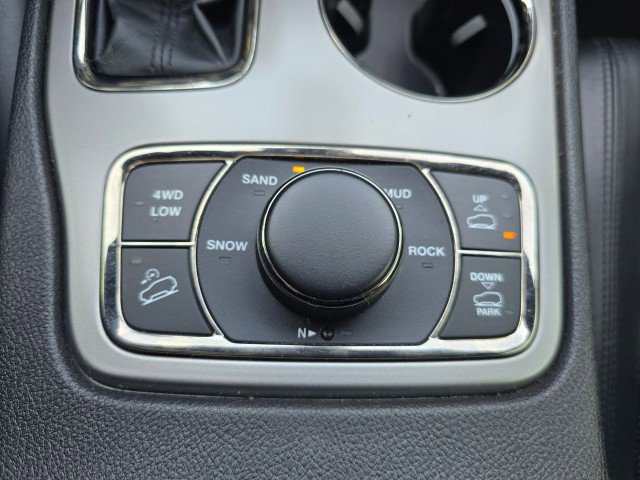 Used 2020 Jeep Grand Cherokee High Altitude AWD/4WD image 39