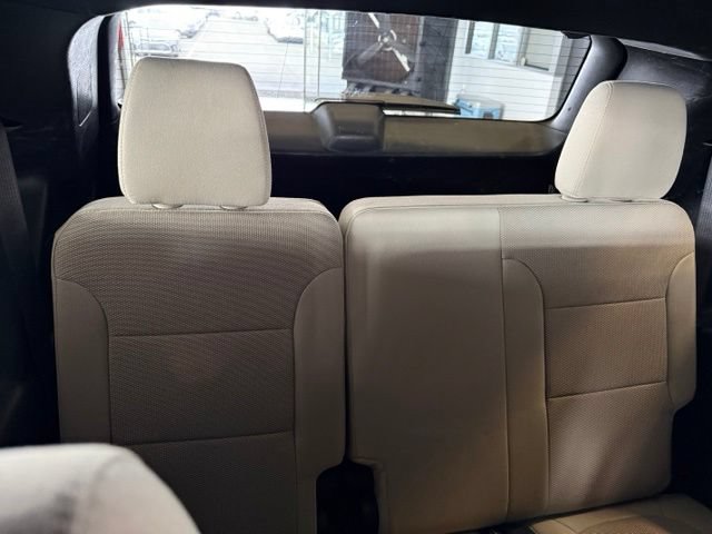 Used 2022 Chevrolet Traverse LS FWD image 28