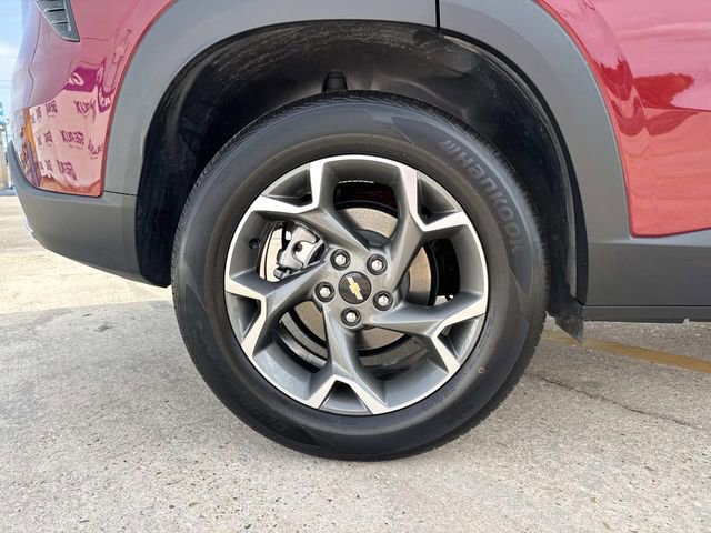 Used 2025 Chevrolet Trax LT w/ LT Convenience Package FWD image 10