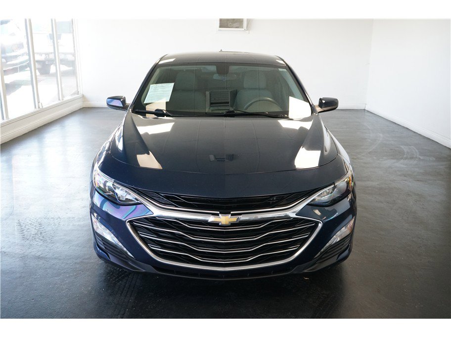 Used 2020 Chevrolet Malibu LT FWD image 2