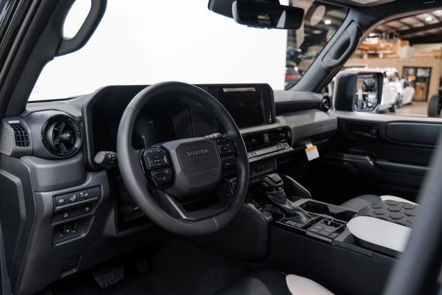 Used 2025 Toyota Land Cruiser image 3