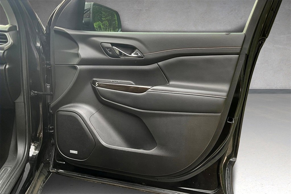 Used 2021 GMC Acadia AT4 w/ Technology Package image 28