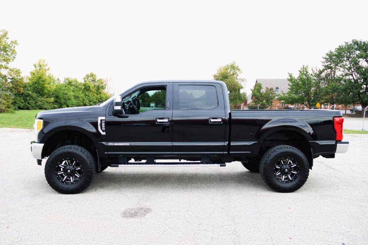 Used 2017 Ford F250 XLT w/ XLT Premium Package AWD/4WD image 26