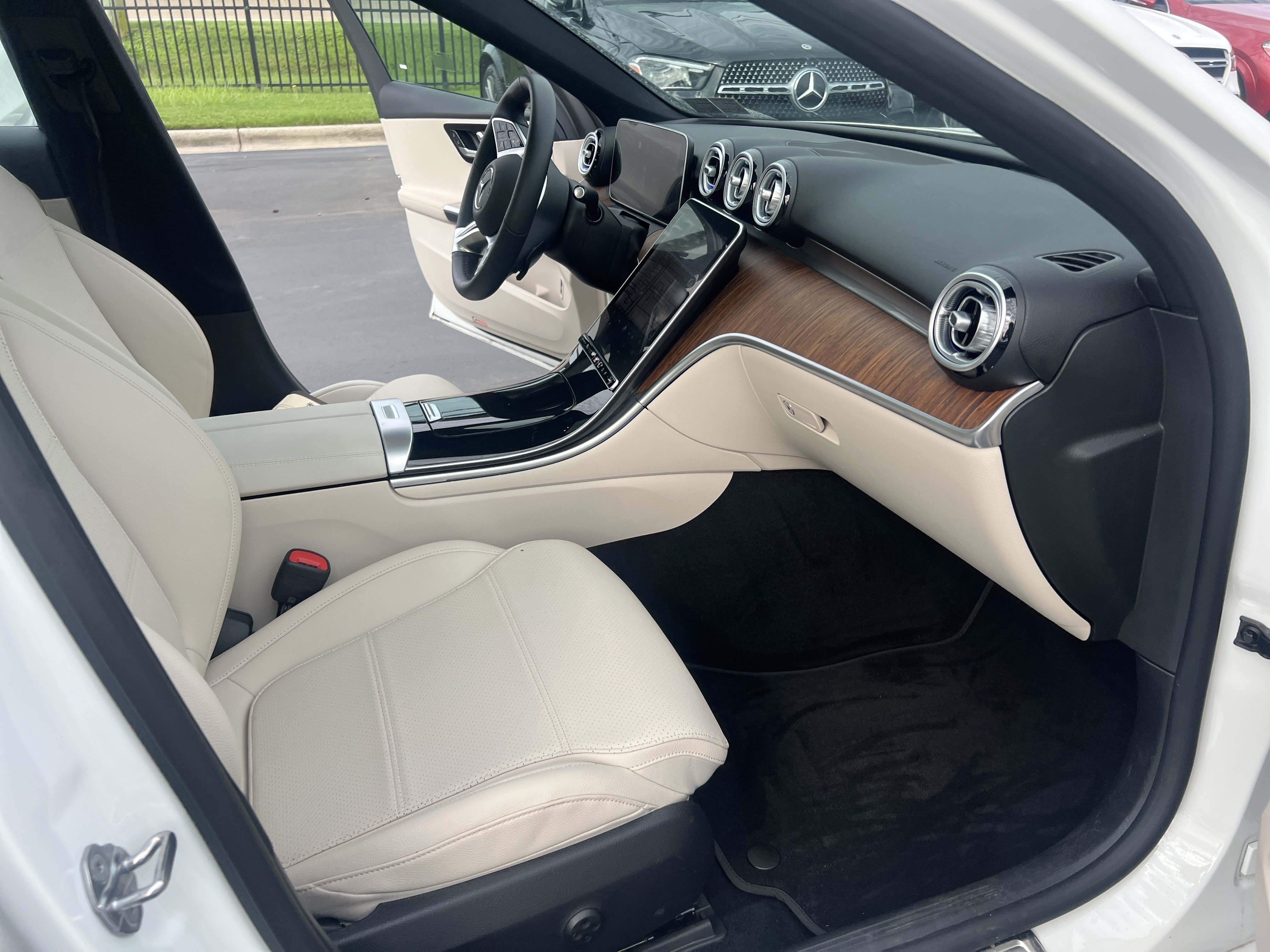 Used 2023 Mercedes-Benz C 300 4MATIC Sedan image 35