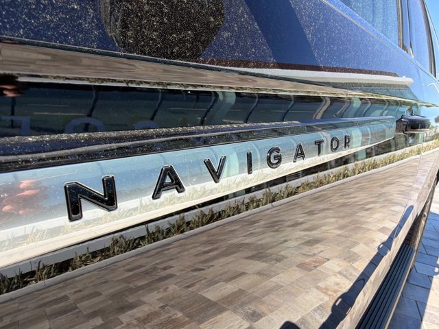New 2026 Lincoln Navigator L Premier image 8