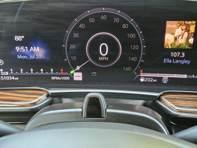 Used 2023 Cadillac Escalade Premium Luxury AWD/4WD image 16