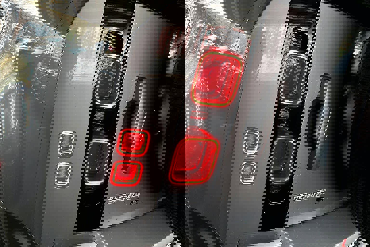 Used 2022 Land Rover Defender 110 SE image 29