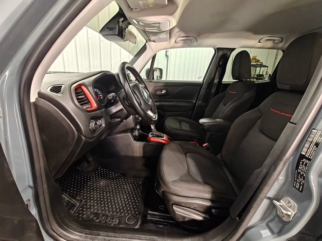 Used 2018 Jeep Renegade Trailhawk w/ Cold Weather Group II AWD/4WD image 22