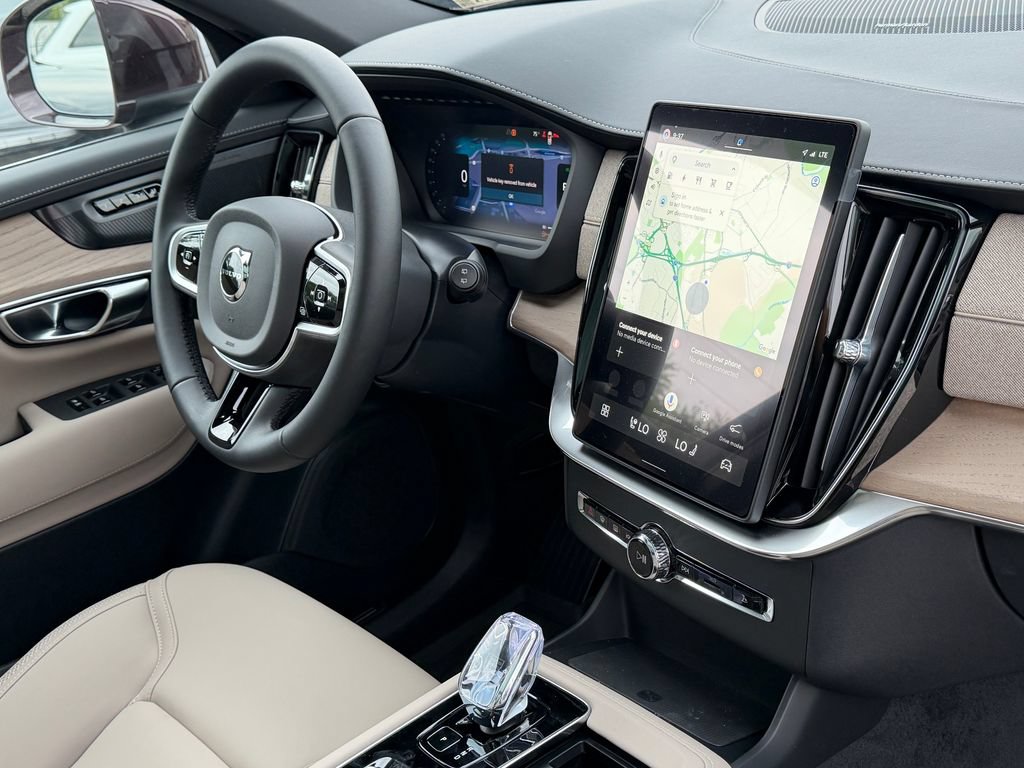 New 2026 Volvo XC90 T8 Plus w/ Protection Package Premier AWD/4WD image 7