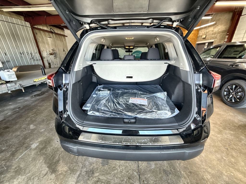 New 2026 Nissan Rogue SV w/ Cold Weather Package AWD/4WD image 20