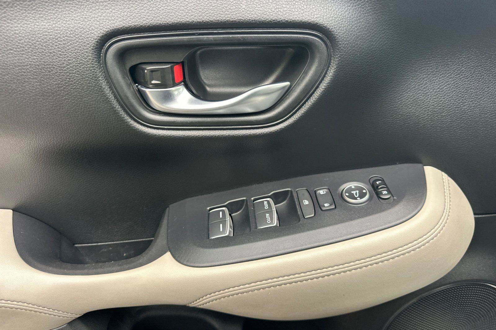 Used 2024 Honda HR-V EX-L image 5