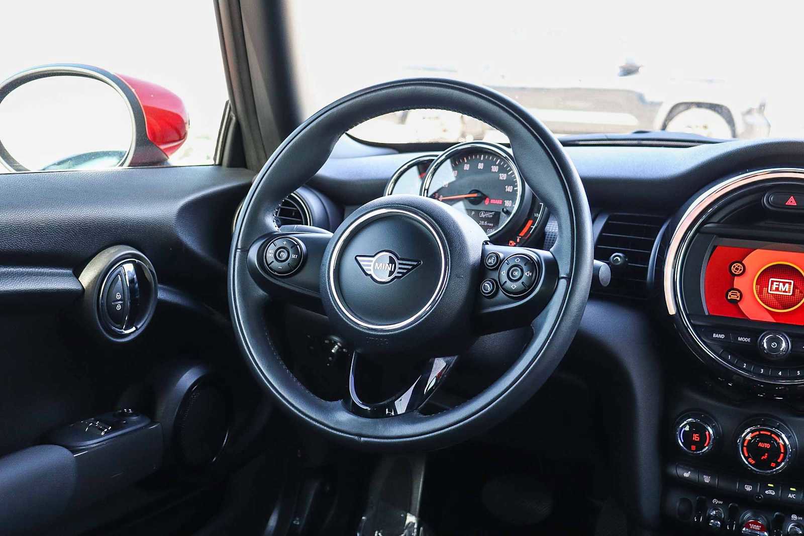 Used 2020 MINI Cooper 2-Door Hardtop image 22