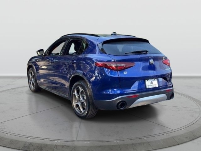 Used 2023 Alfa Romeo Stelvio Ti AWD/4WD image 6