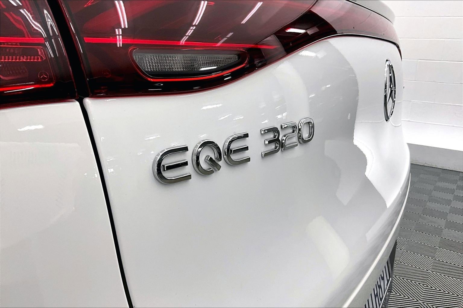 Used 2026 Mercedes-Benz EQE 320 4MATIC SUV image 29