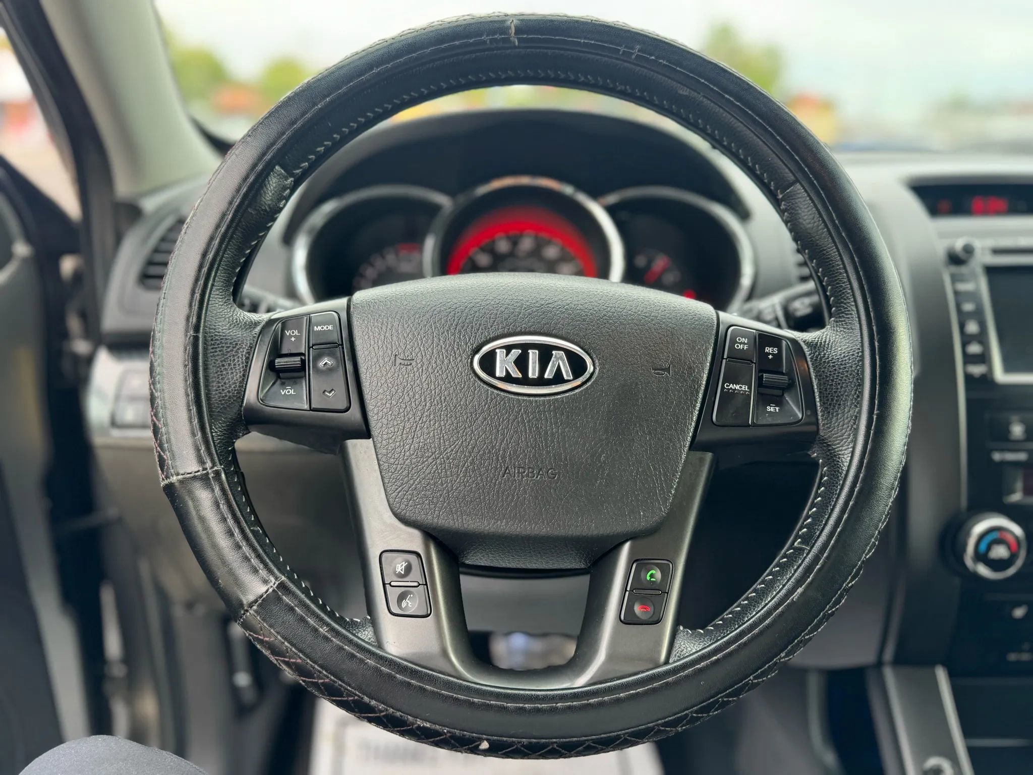 Used 2011 Kia Sorento SX image 18