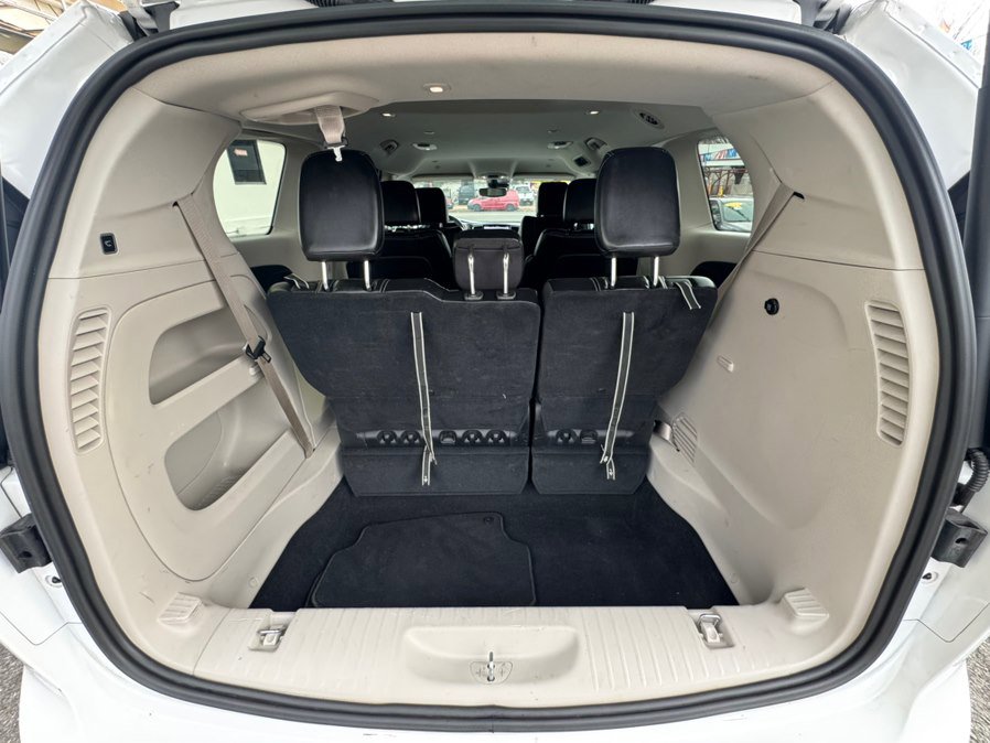 Used 2024 Chrysler Pacifica Touring-L image 31