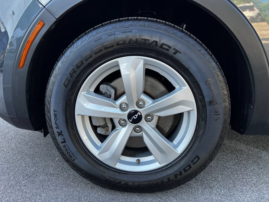 Used 2022 Kia Sorento LX FWD image 18