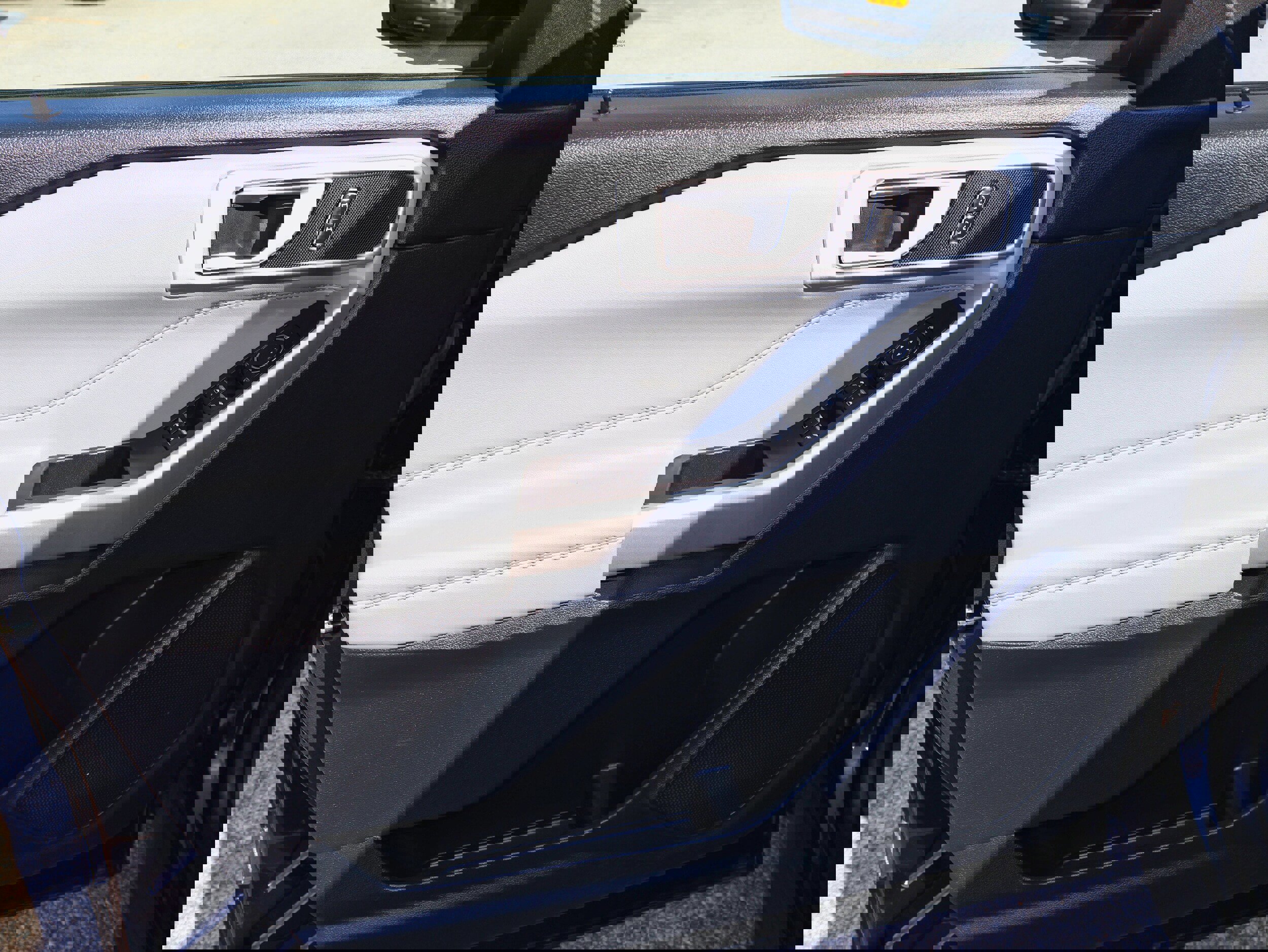 Used 2023 Ford Explorer XLT w/ Equipment Group 202A image 14