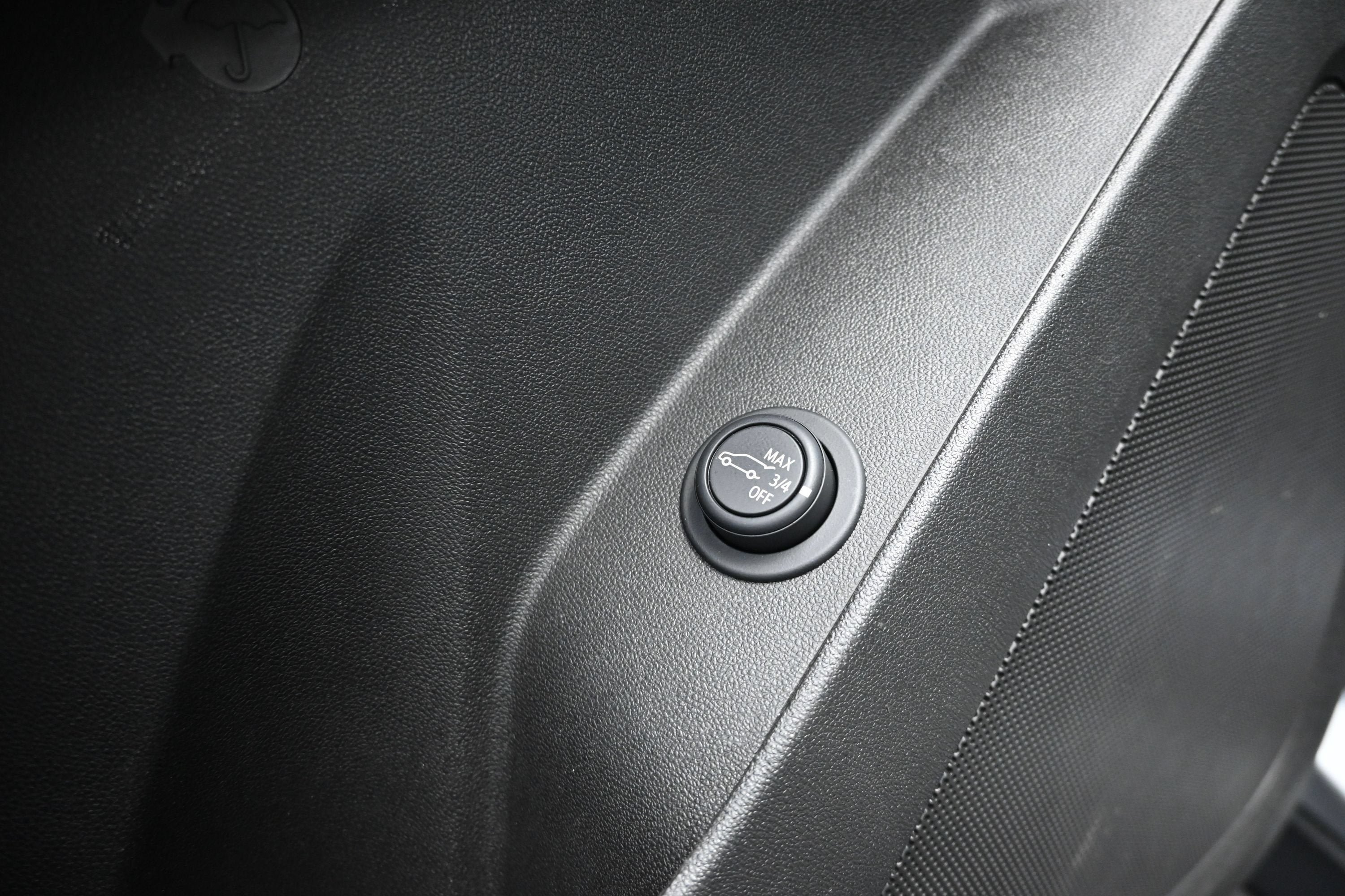 Certified 2023 Chevrolet Equinox RS FWD image 26