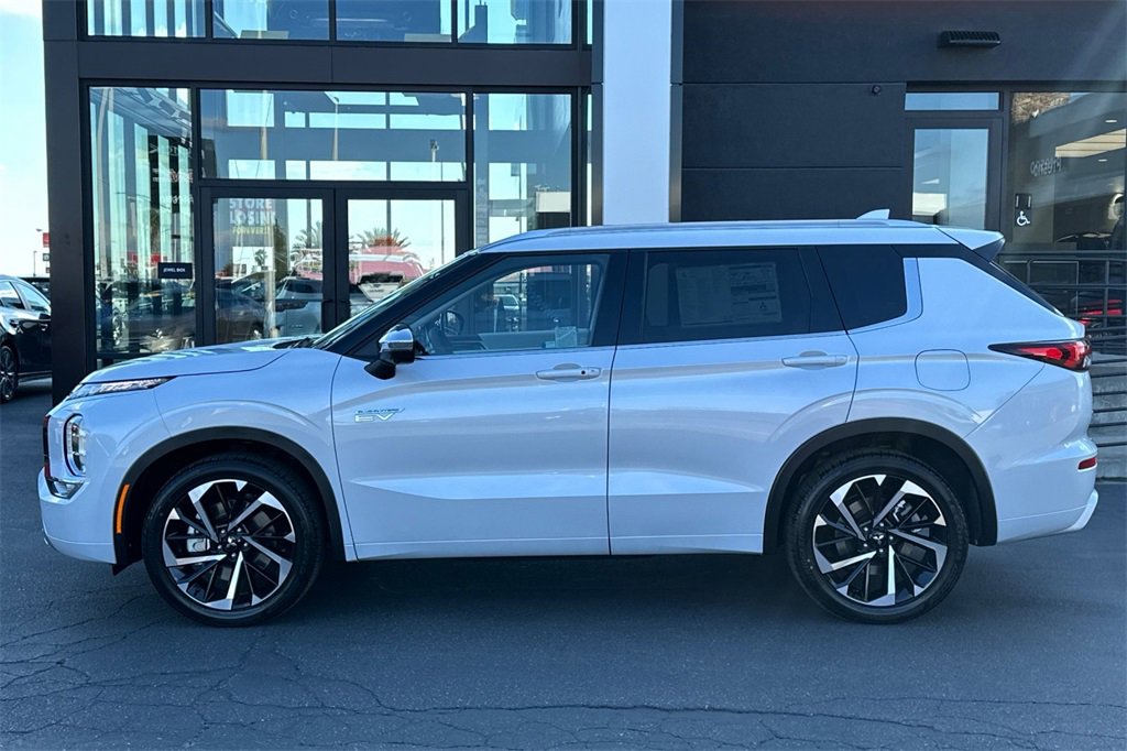 New 2025 Mitsubishi Outlander SEL image 8