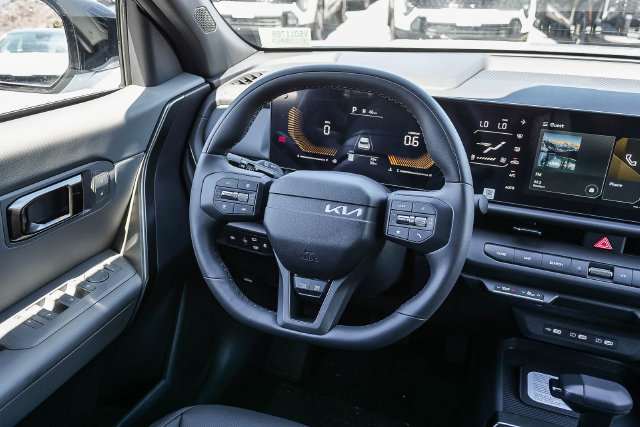 New 2027 Kia Seltos X-Line S w/ X-Line S Premium Package AWD/4WD image 8