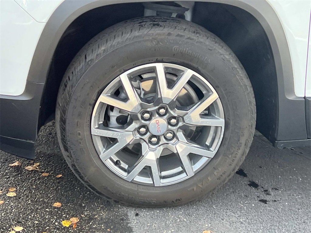 Certified 2023 GMC Acadia SLT w/ Technology Package image 9