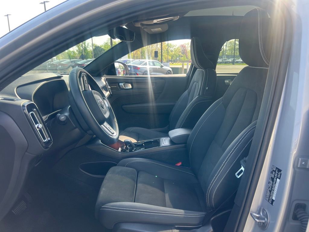 Used 2023 Volvo C40 P8 Recharge Ultimate AWD/4WD image 6