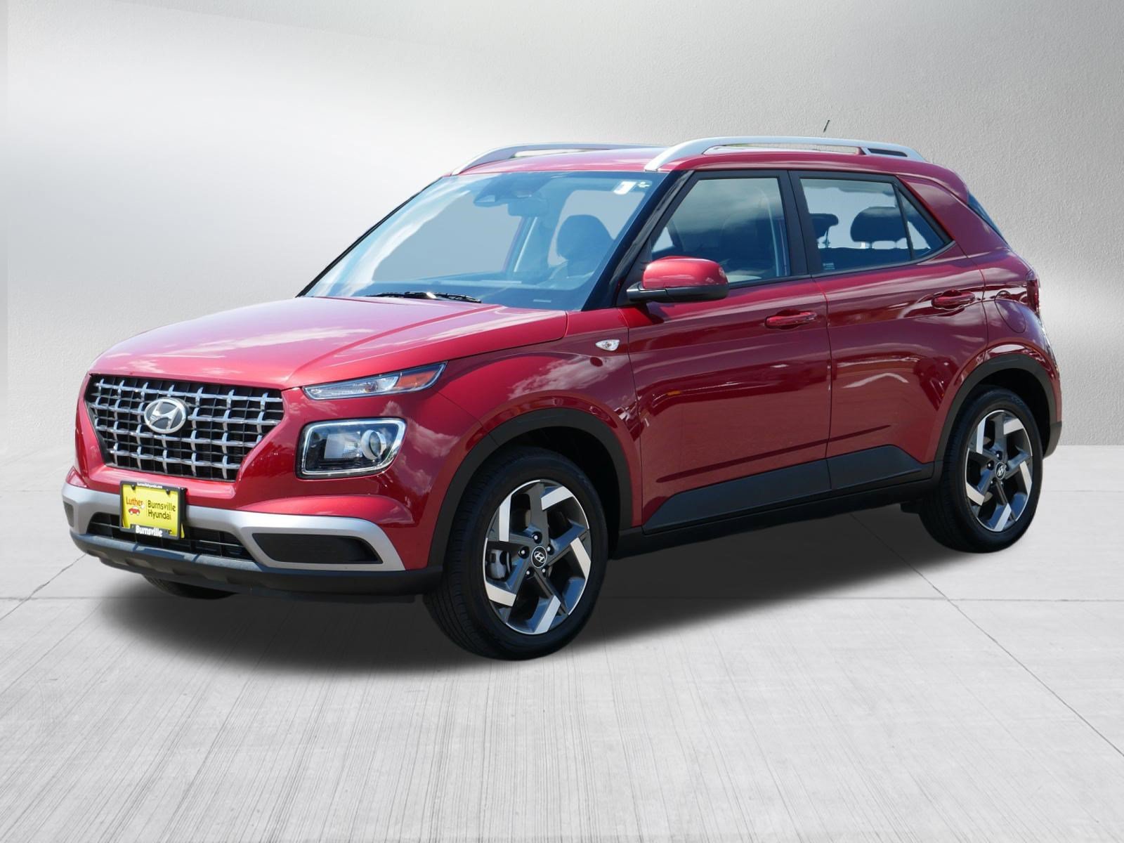 Certified 2024 Hyundai Venue SEL FWD image 3