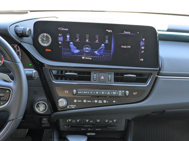 Certified 2022 Lexus ES 350 Ultra Luxury w/ Accessory Package 2 FWD image 17