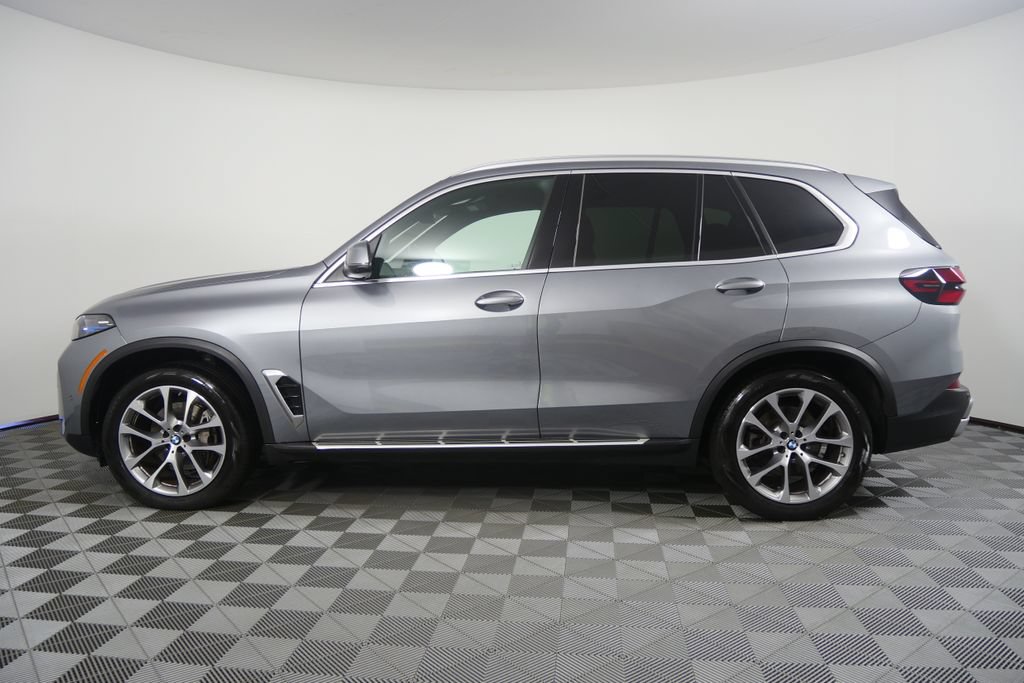 Certified 2026 BMW X5 sDrive40i w/ Premium Package RWD image 2