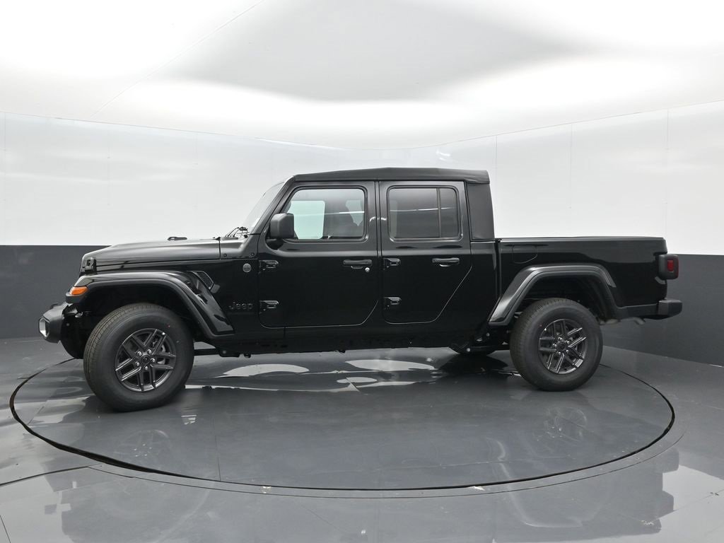 New 2025 Jeep Gladiator Sport image 4