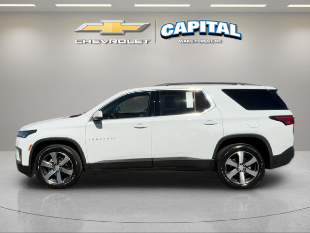 Used 2023 Chevrolet Traverse LT w/ LT Premium Package FWD image 3