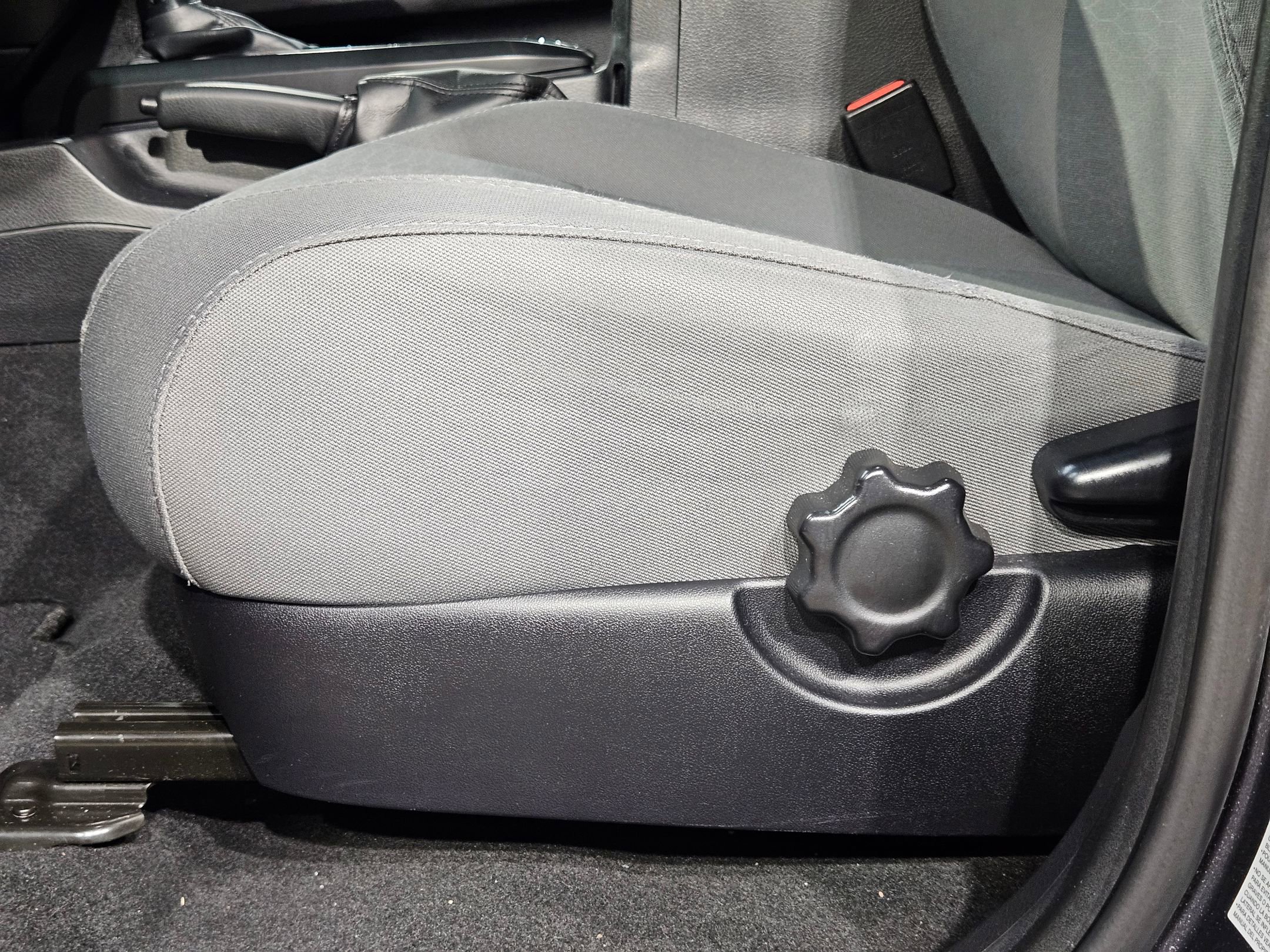 Used 2018 Toyota Tacoma SR w/ SR Convenience Package RWD image 22