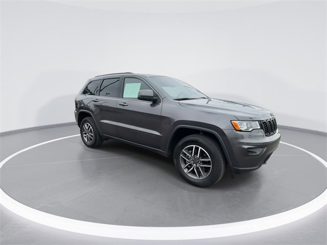 Certified 2020 Jeep Grand Cherokee Laredo w/ Laredo X Package image 2