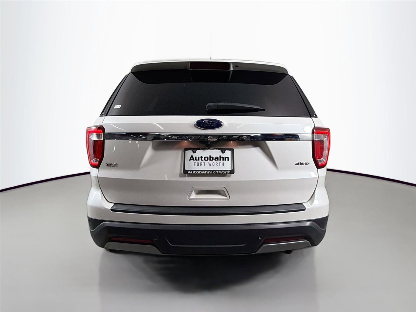 Used 2019 Ford Explorer XLT w/ Equipment Group 202A AWD/4WD image 6